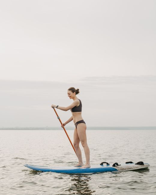 Paddleboard na pokojnej vode